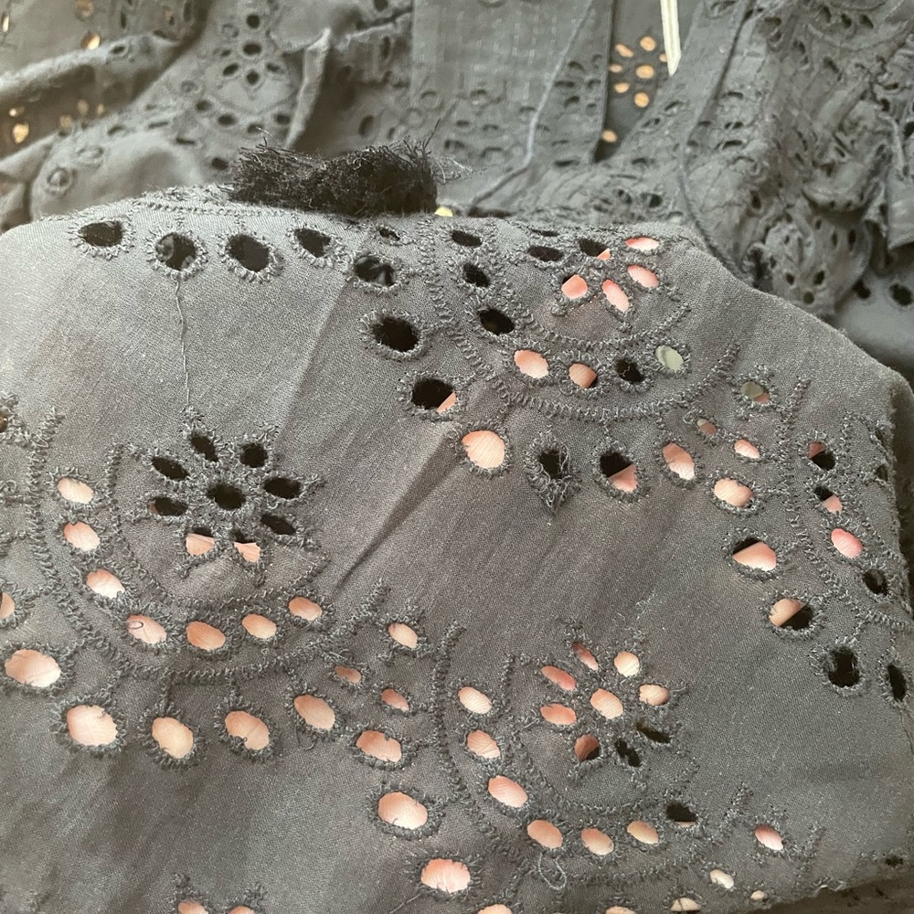 Nicole Miller Artelier Embroidered Eyelet Flutter Sleeve Top - Picture 14 of 16